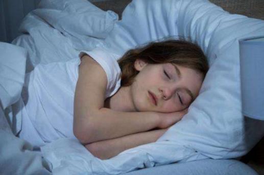 冬天怎么保证睡眠?眼睛哭肿了能睡觉吗 冬天怎么保证睡眠?眼睛哭肿了能睡觉吗