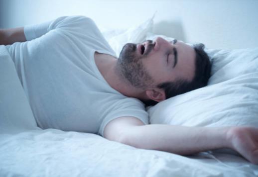 冬天怎么保证睡眠?眼睛哭肿了能睡觉吗 冬天怎么保证睡眠?眼睛哭肿了能睡觉吗