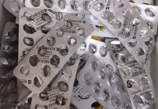 异维a酸吃多久才会进入爆痘期?异维a酸一停药就复发了还可以吃吗 异维a酸吃多久才会进入爆痘期?异维a酸一停药就复发了还可以吃吗