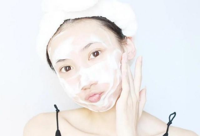 洁面乳需要每天早晚都用吗 洁面乳和洁面霜的区别 洁面乳需要每天早晚都用吗 洁面乳和洁面霜的区别