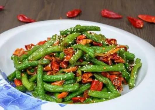 新生的豆角叶卷曲怎么治？种豆角如何让种子快速发芽